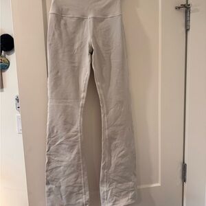 ALO Yoga Cream Leggings Soft Comfortable Fit